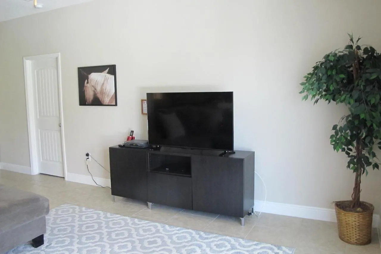 Solterra 5156 Villa Davenport