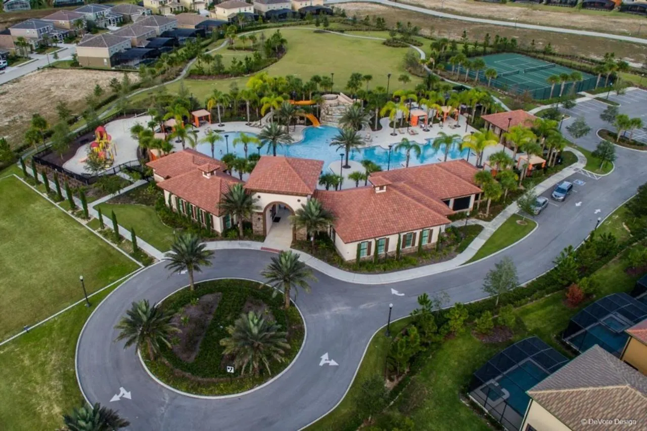 Solterra 5156 Villa Davenport