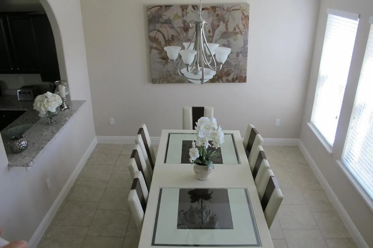 Solterra 5156 Villa Davenport 0*,